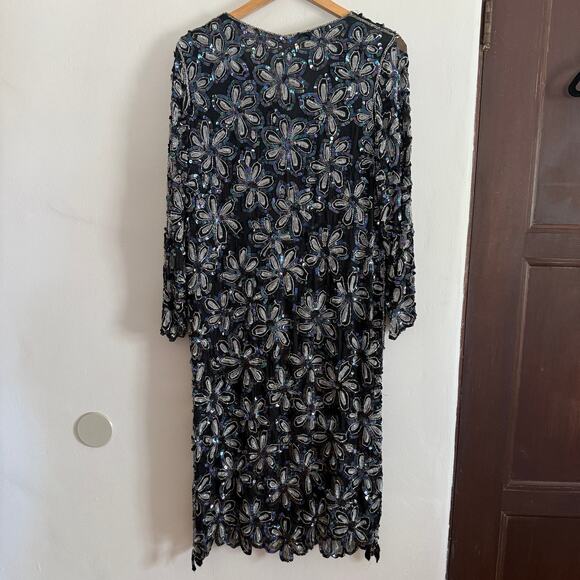 80s VINTAGE | Iridescent Black Sequined Beaded Floral V Neck Sheath Dress Large - Picture 2 of 8
